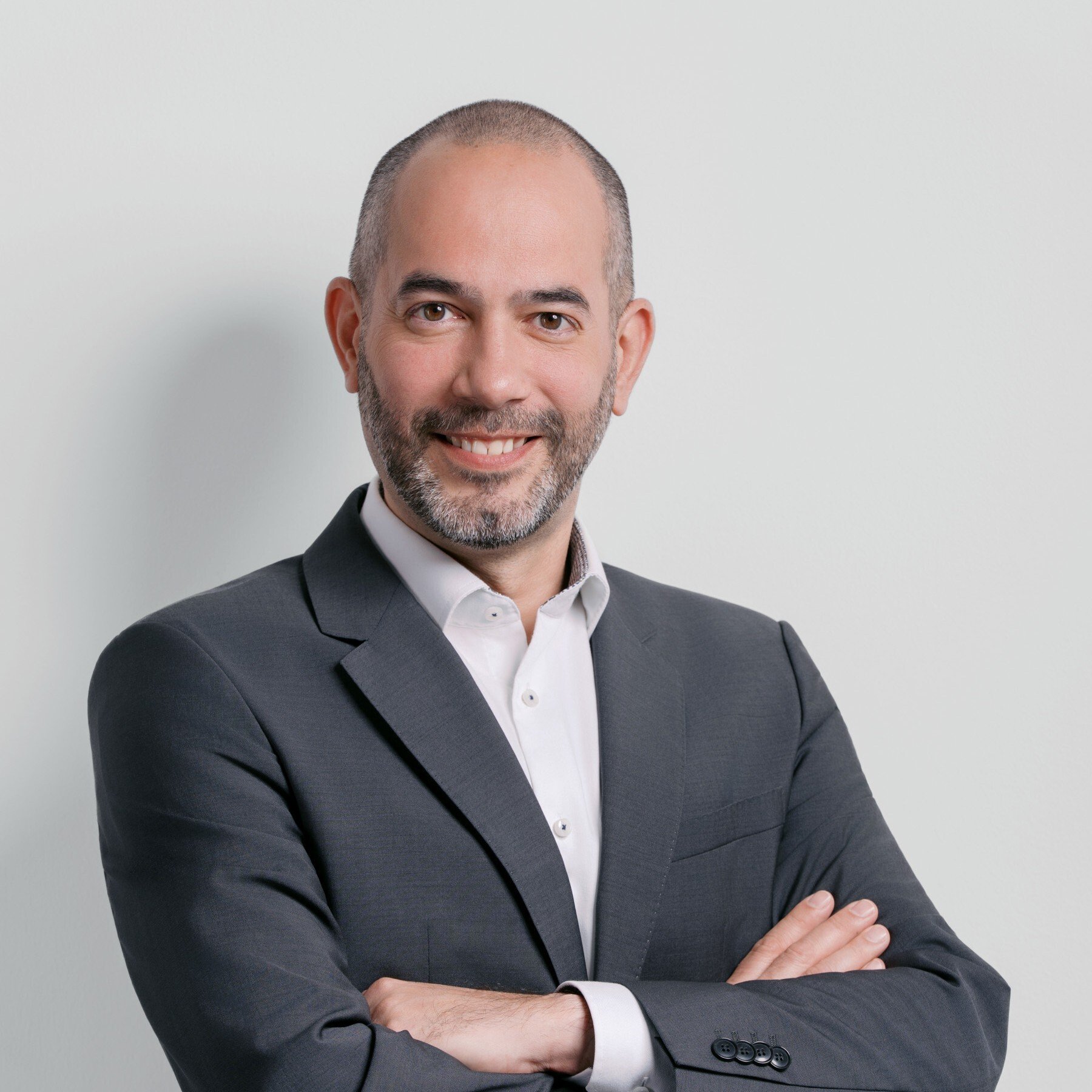 Phoron-Business-Portrait-Michael-Perfler_2026_quadratisch